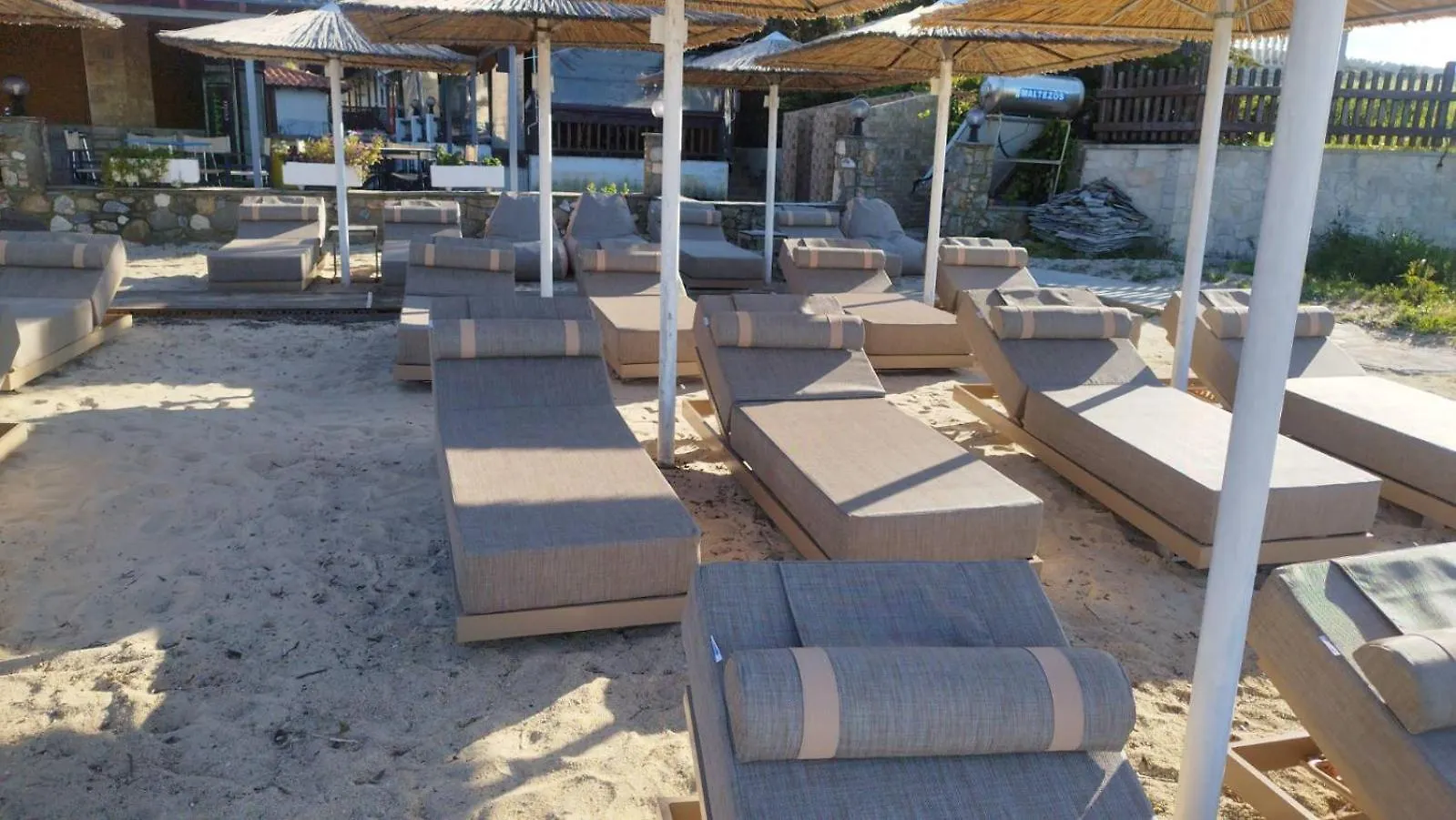 Haus Platanos Apartments & Bungalows By The Sea 보우르보우로우