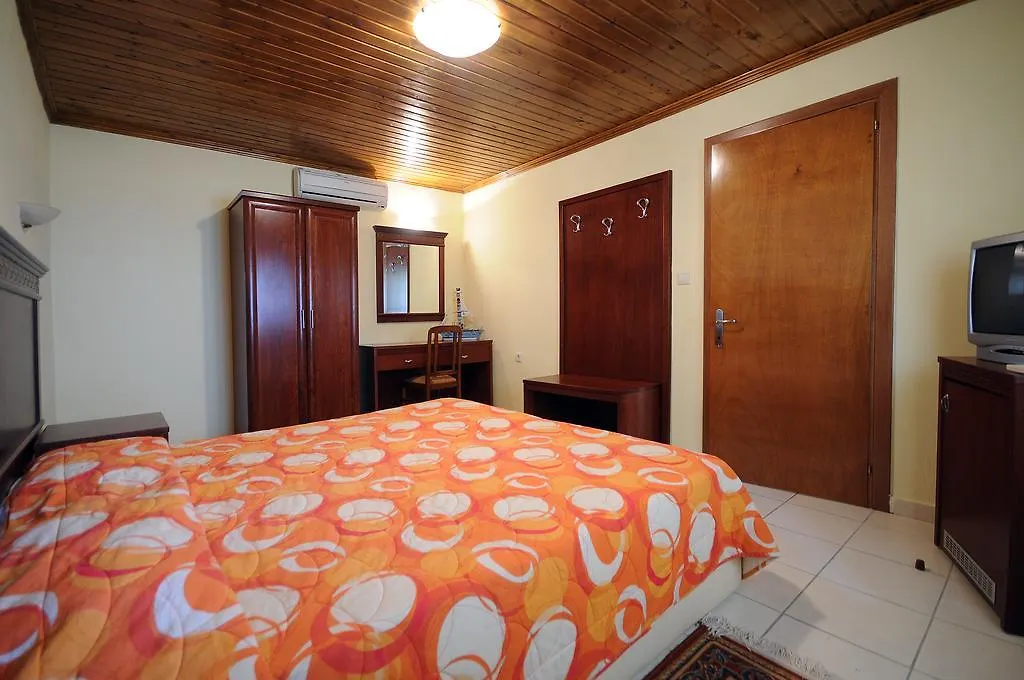 Haus Platanos Apartments & Bungalows By The Sea 보우르보우로우