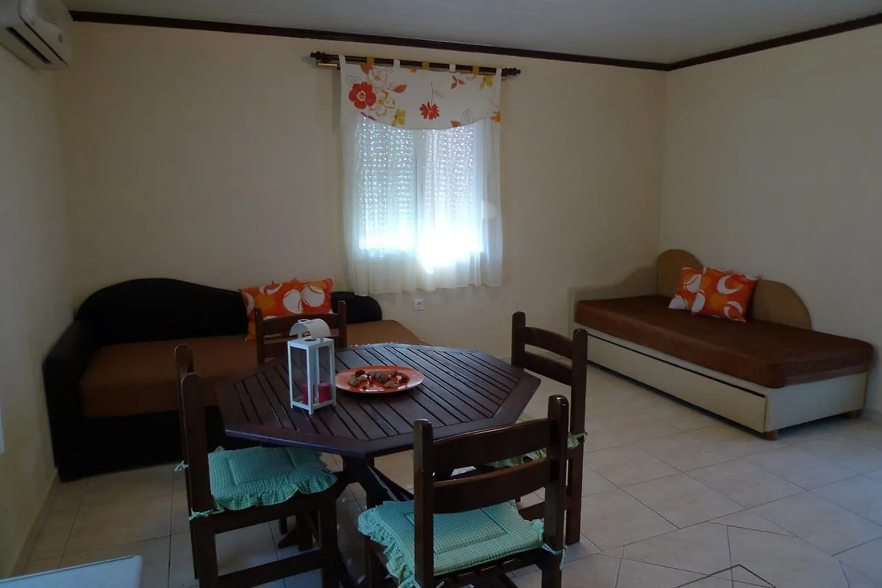 Haus Platanos Apartments & Bungalows By The Sea Vourvourou