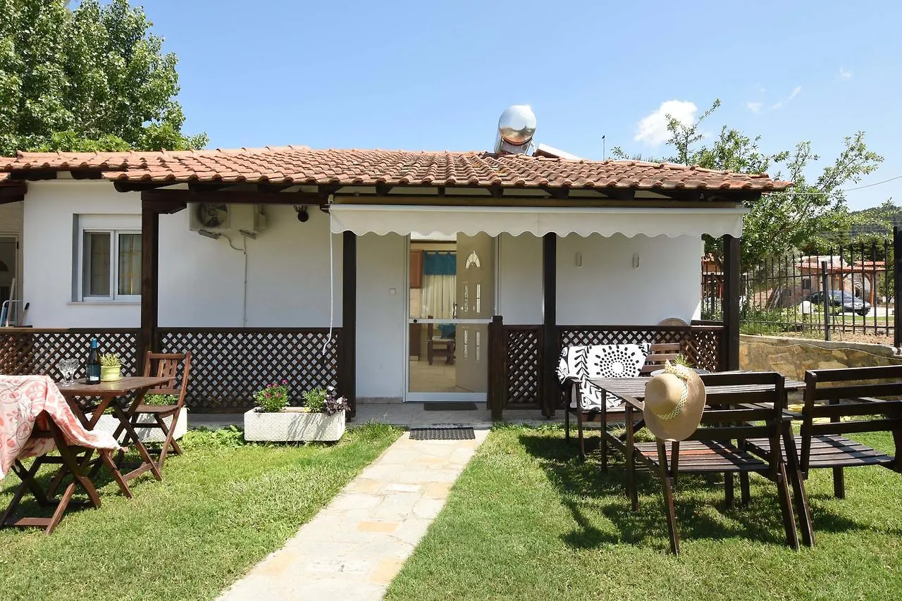 Haus Platanos Apartments & Bungalows By The Sea 보우르보우로우